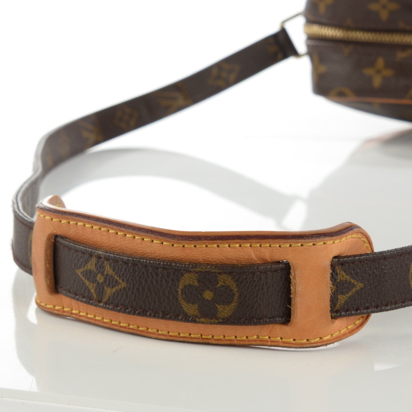Monogram Nil 28