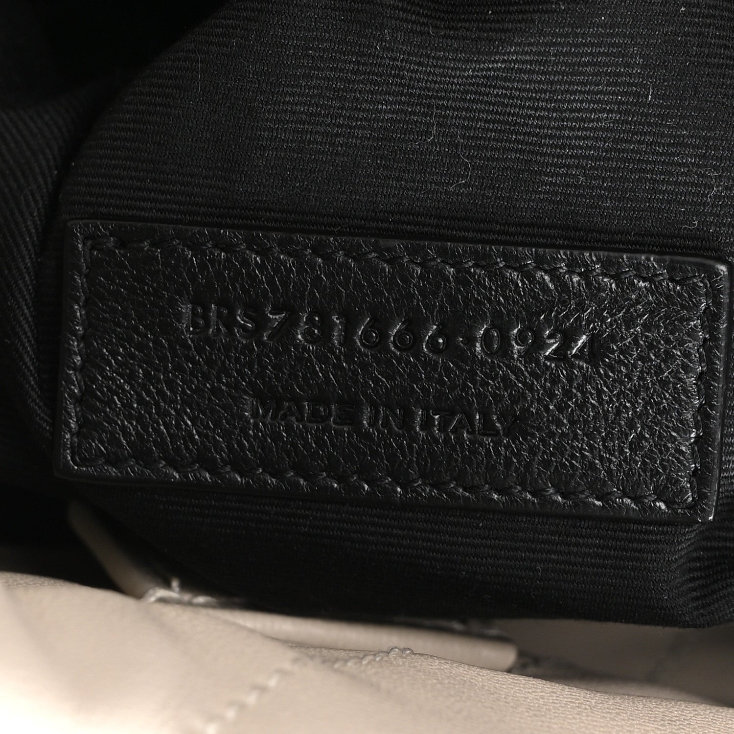 Saint Laurent Lambskin Matelasse Monogram Medium Jamie 4.3 Pochon Blanc Vintage 7 of 10