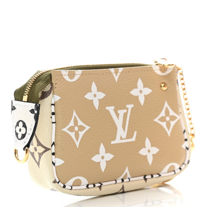 Louis Vuitton Monogram Giant Micro Pochette Accessories Kaki White 3 of 7