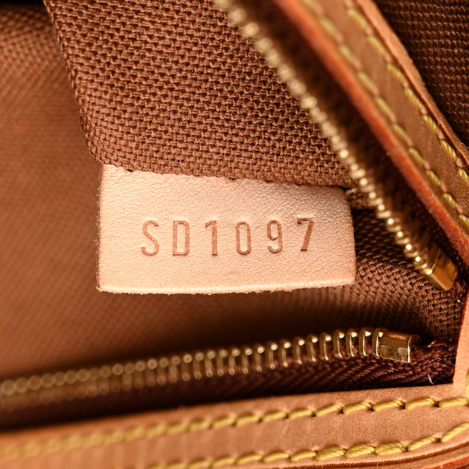 Louis Vuitton Monogram Batignolles Horizontal 7 of 10