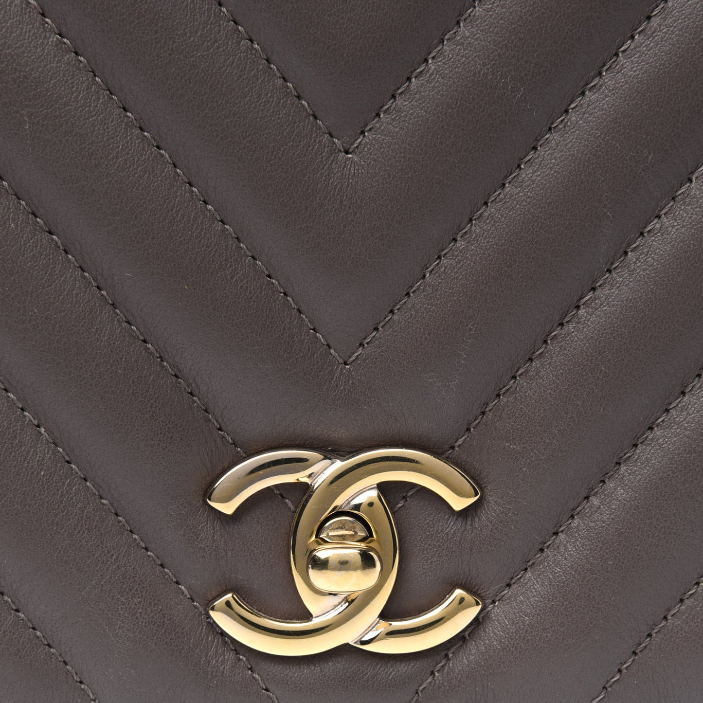 Calfskin Chevron Quilted Small Statement Flap Khaki