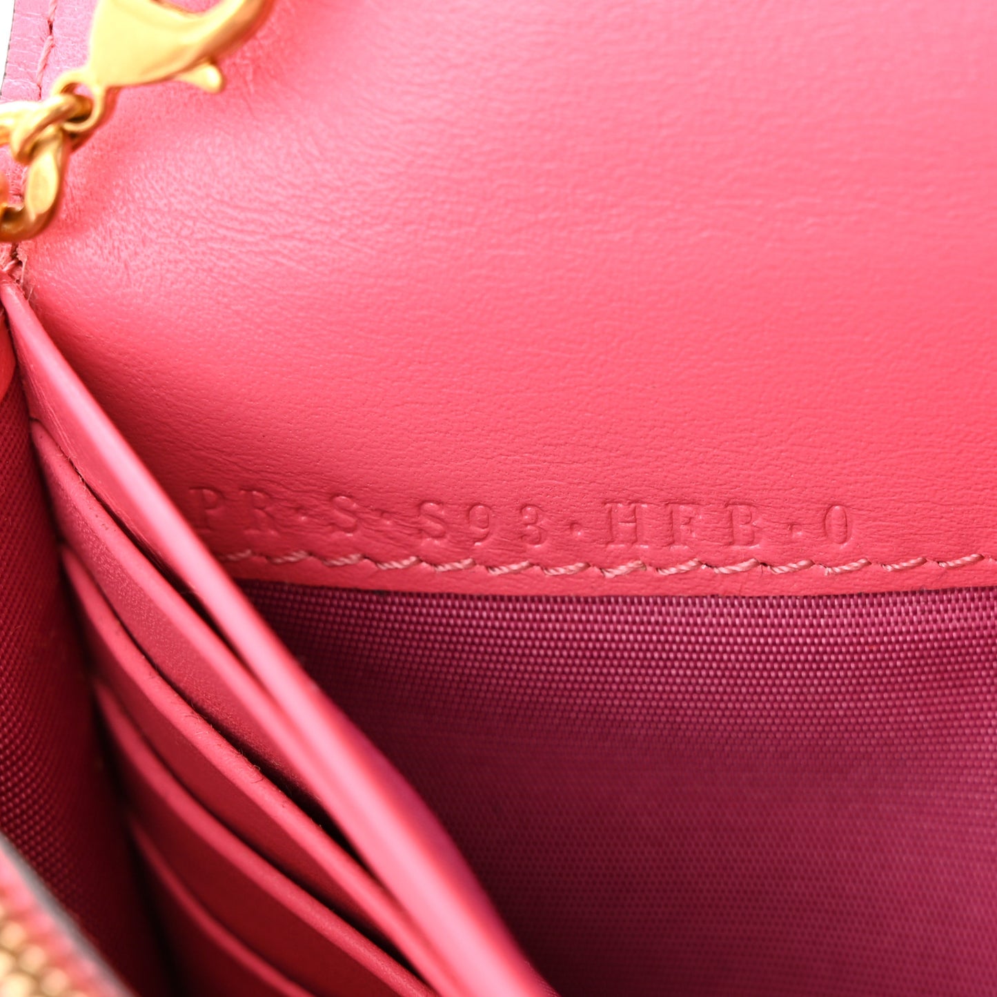 Smooth Calfksin Vlogo Wallet On Chain Feminine Pink