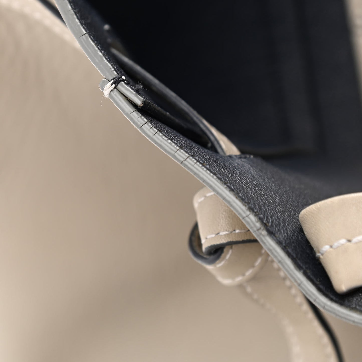 Smooth Calfskin Small Belt Cabas Phantom Taupe