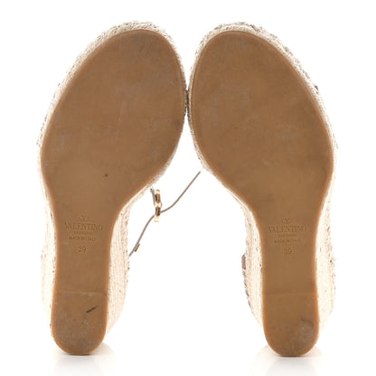 Valentino Garavani Grained Calfskin Rockstud Ankle Strap Espadrille 15/105mm Wedge Sandals 39 Poudre Natural 5 of 8