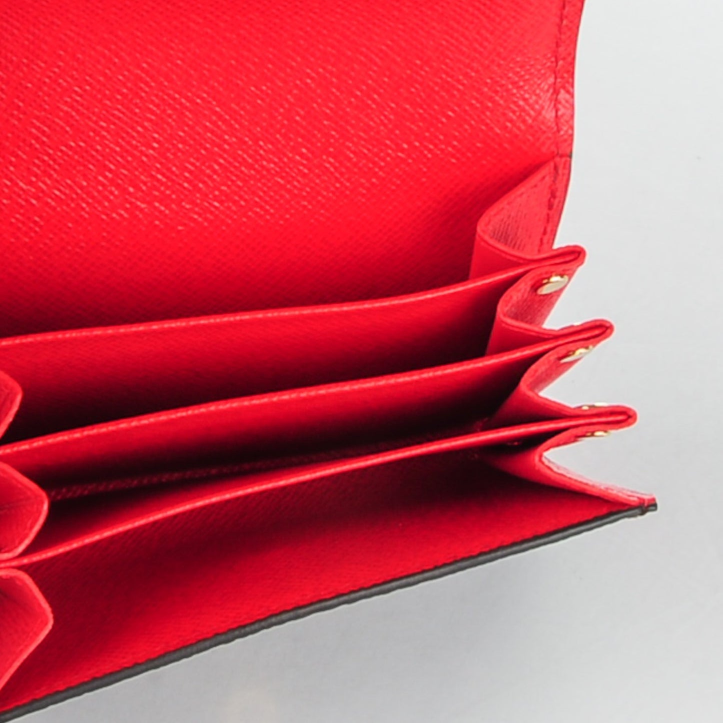 Monogram Sarah Multicartes Coquelicot