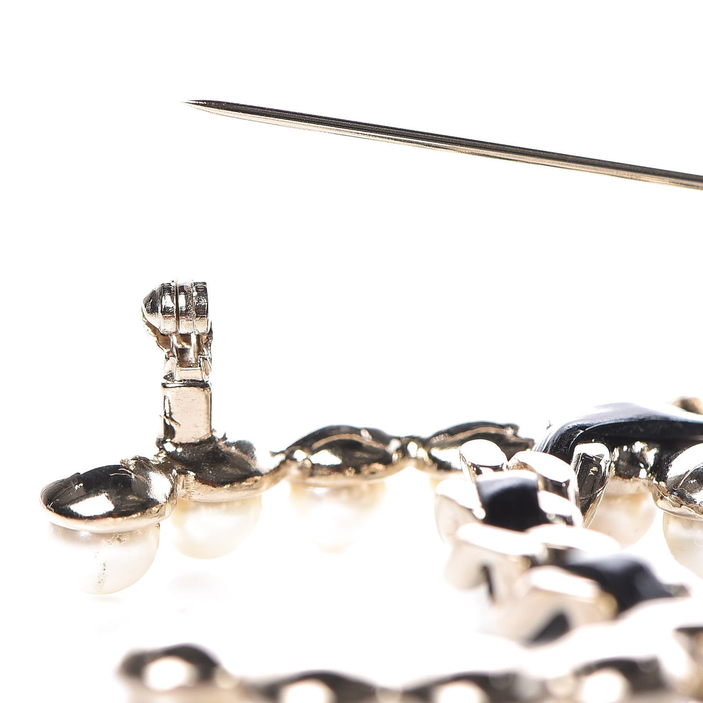 Patent Pearl CC Chain Brooch Black Gold