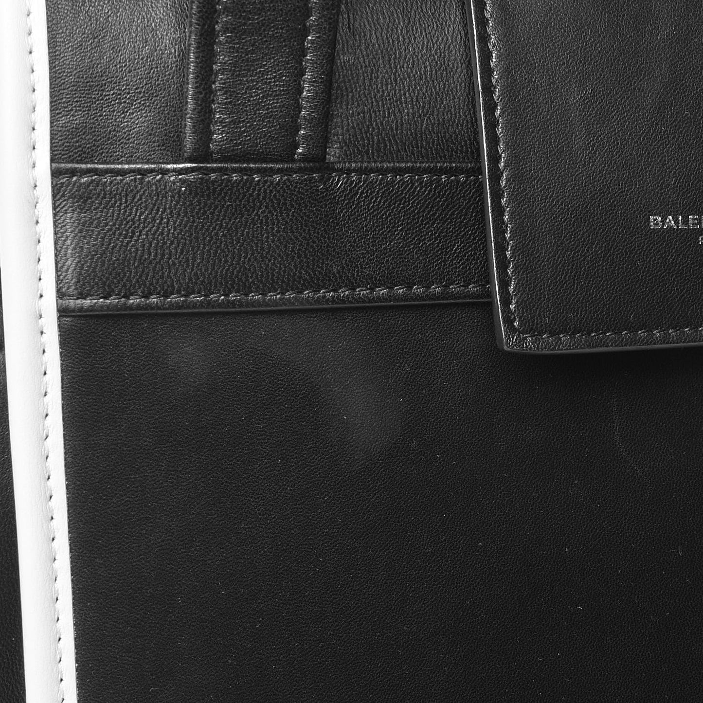 Agneau Classique Brillainte Tote Black