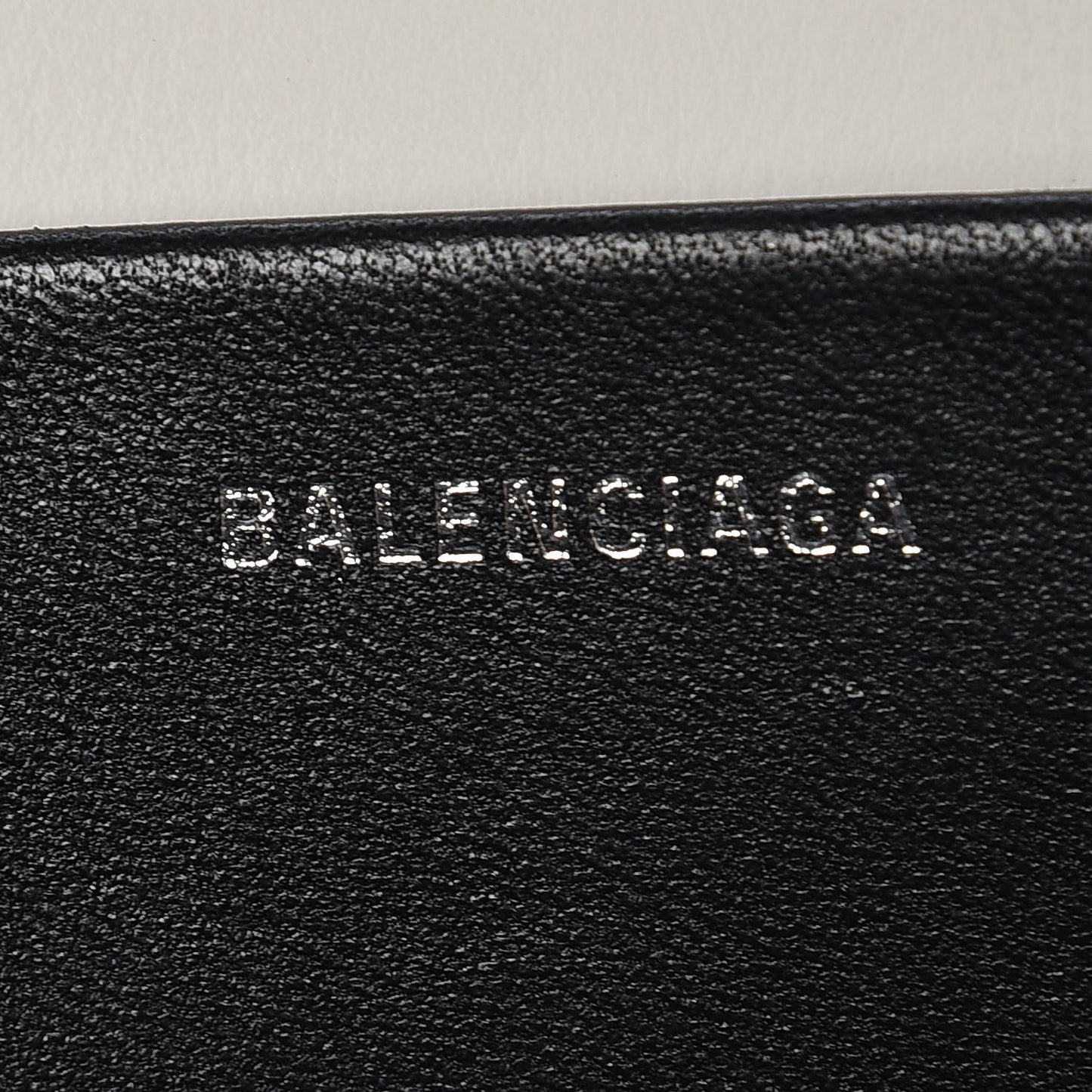 Calfskin Charms Logo Matelasse M BB Round Shoulder Bag Blanc Bleu Orange