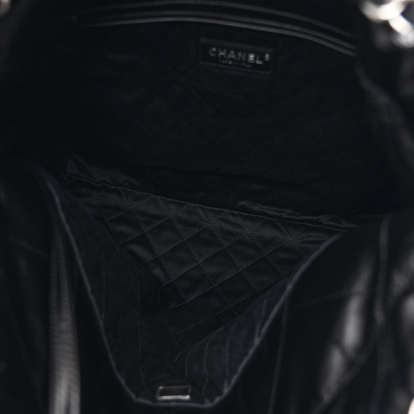 Shiny Calfskin Quilted Chanel 22 Black