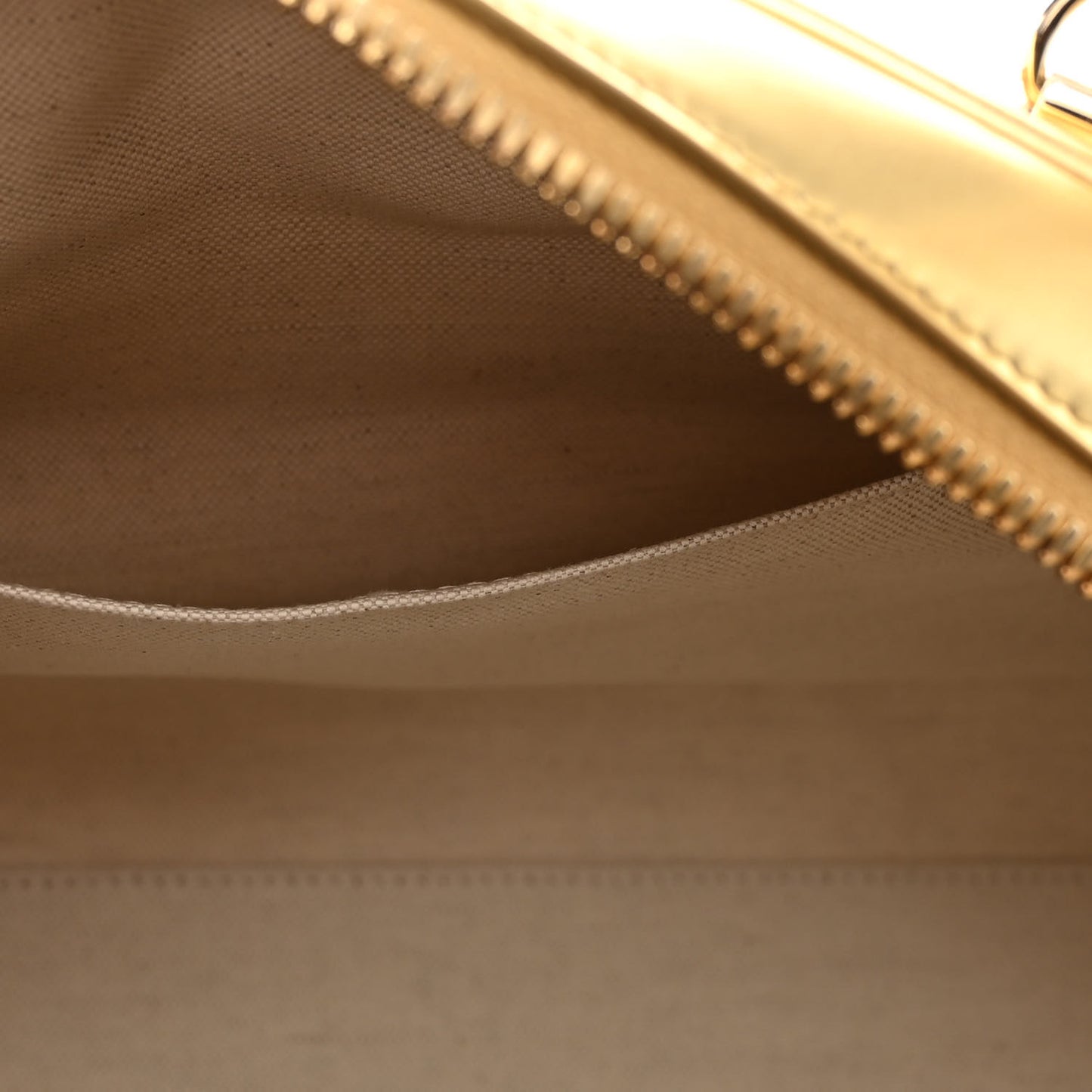 Calfskin Padded Macrocannage Medium Dior Vibe Zip Bowling Bag White Gold