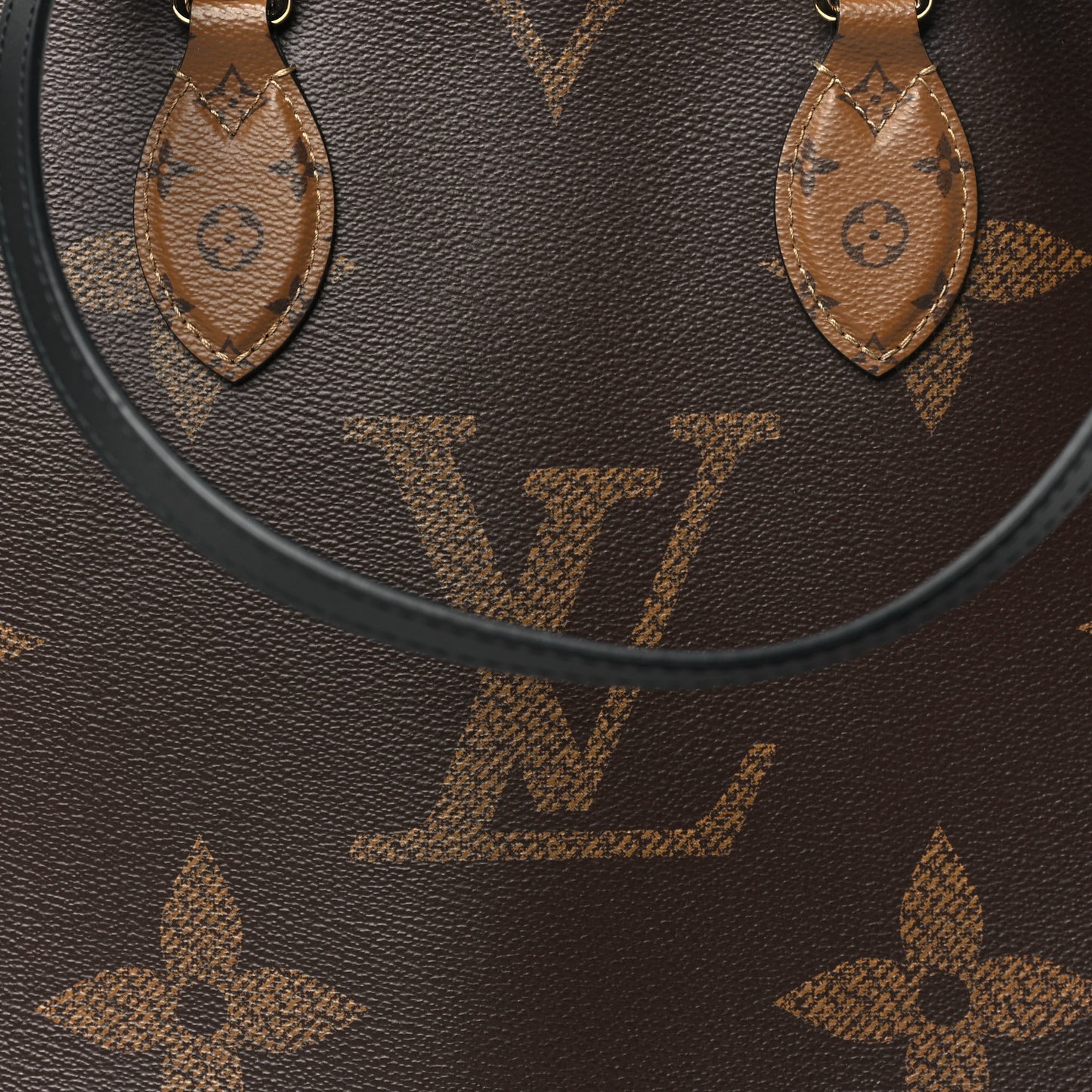 Reverse Monogram Giant Onthego MM