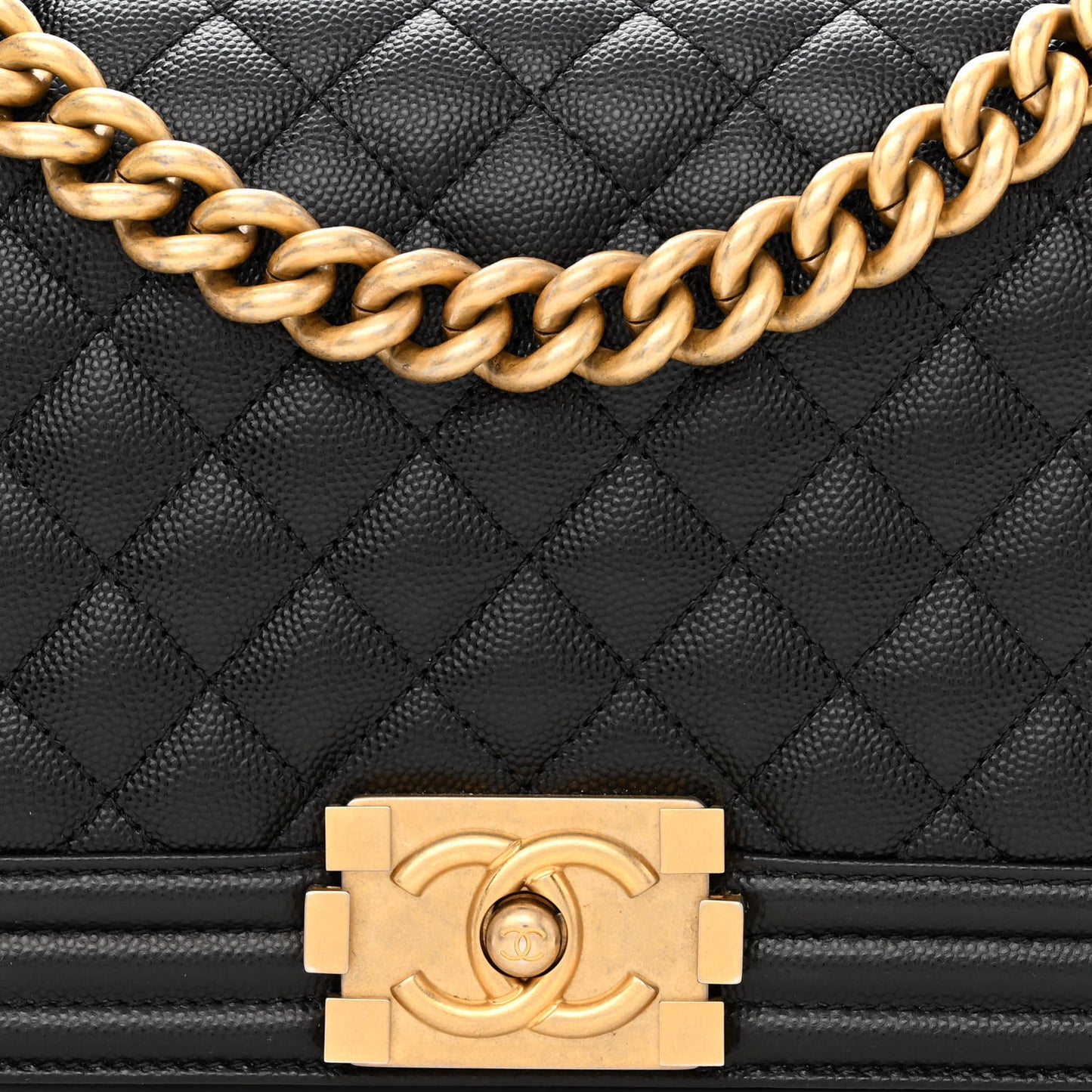 Caviar Quilted Medium Boy Flap Black