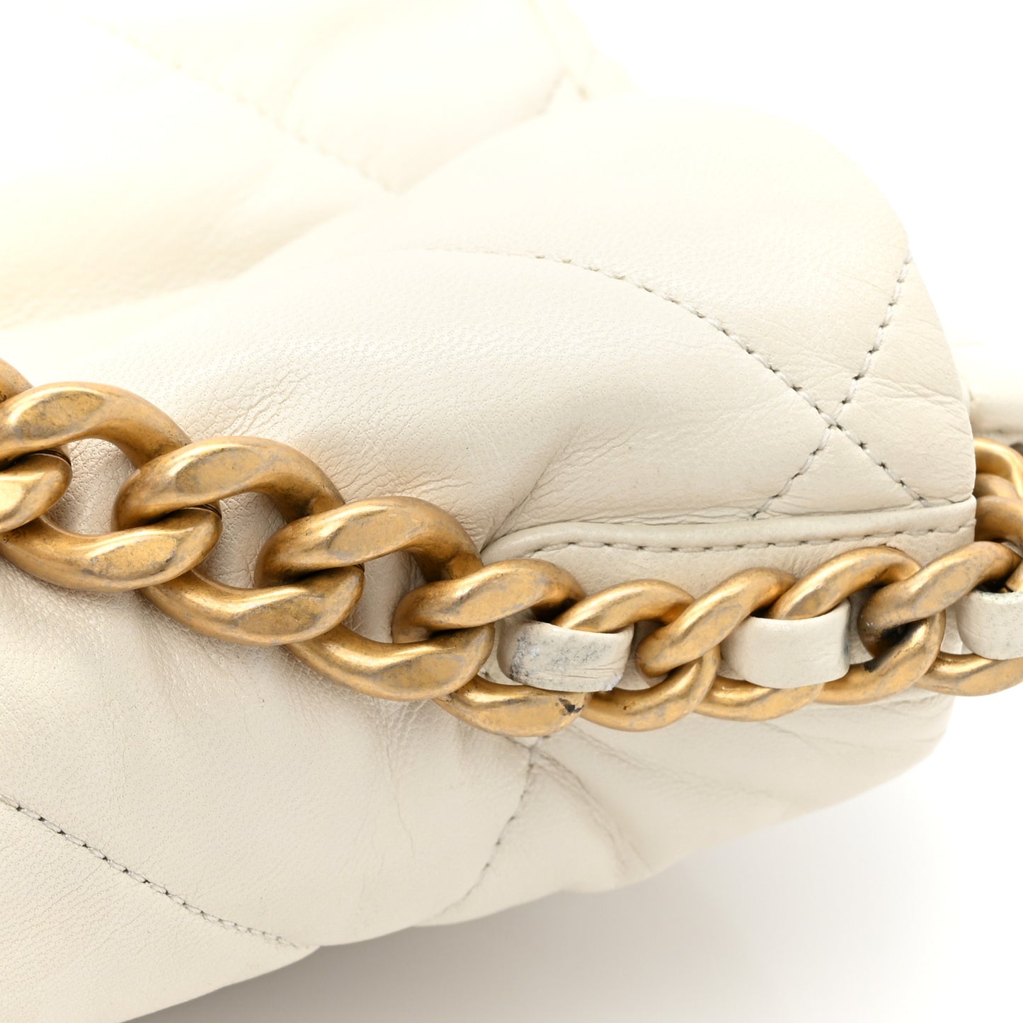 Lambskin Quilted Medium Chanel 19 Flap White