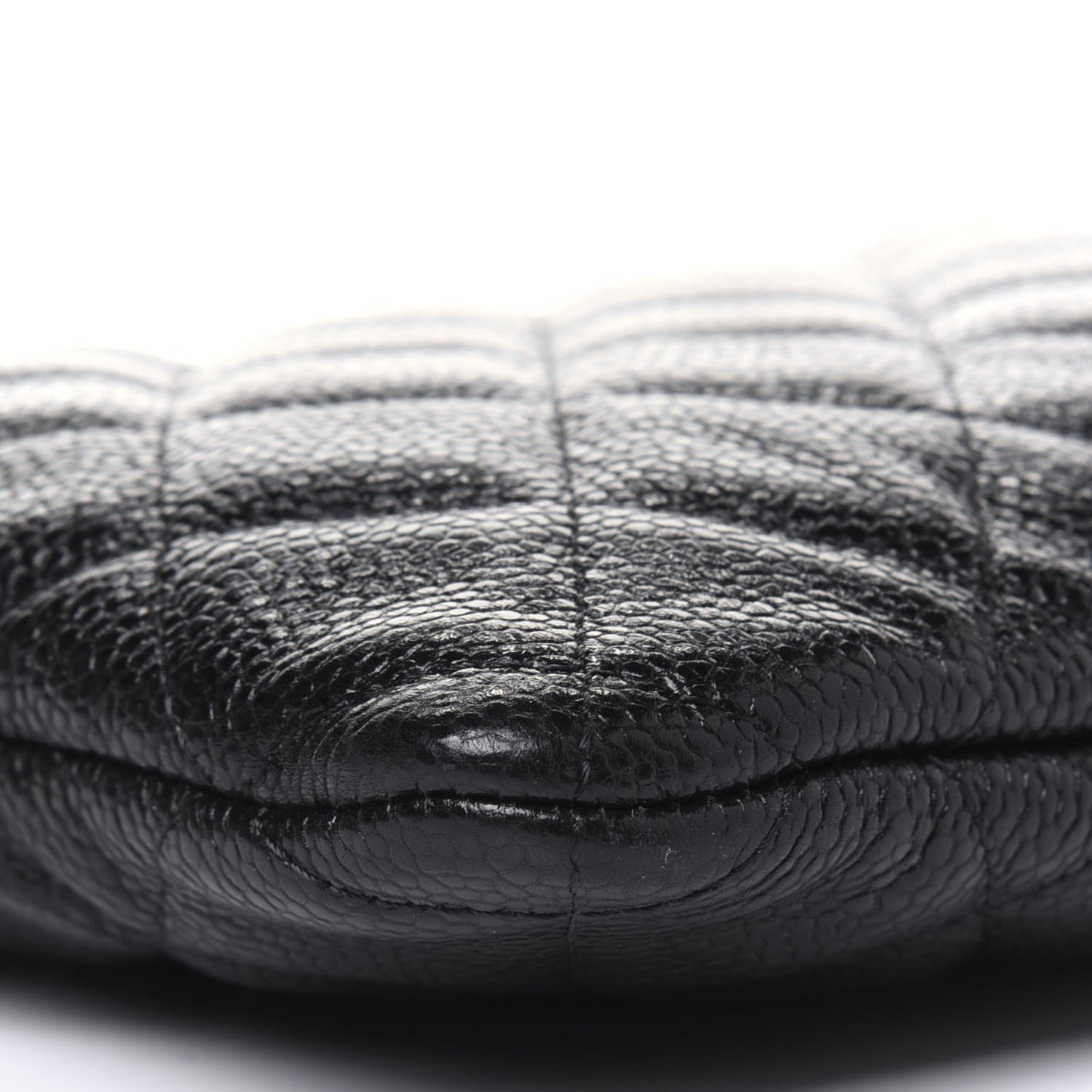 Caviar Quilted Medium Cosmetic Case So Black