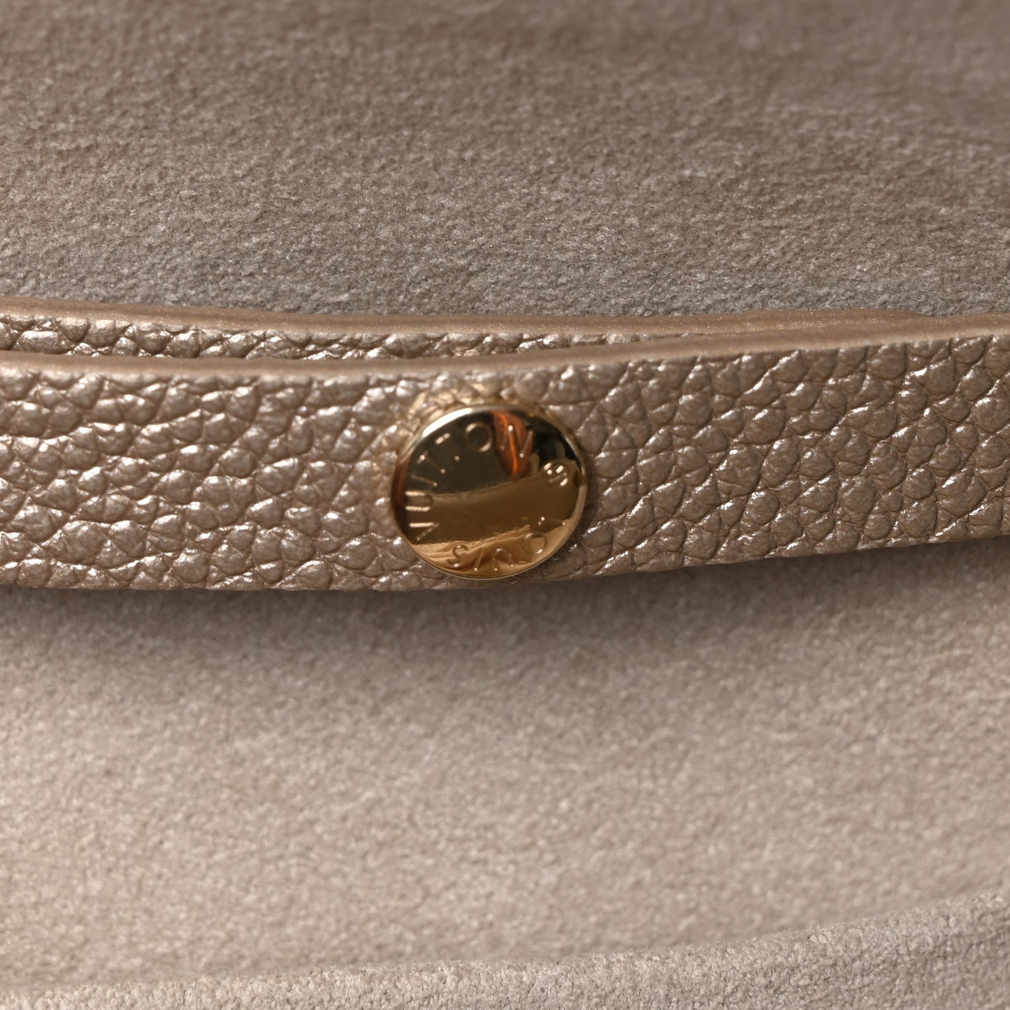 Epi Pochette Louise NM Champagne