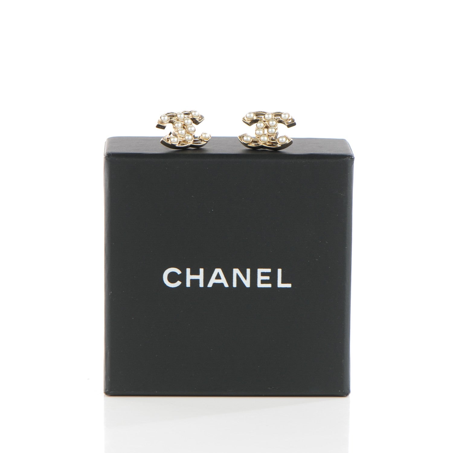 Chanel Pearl CC Earrings Light Gold 5 of 5