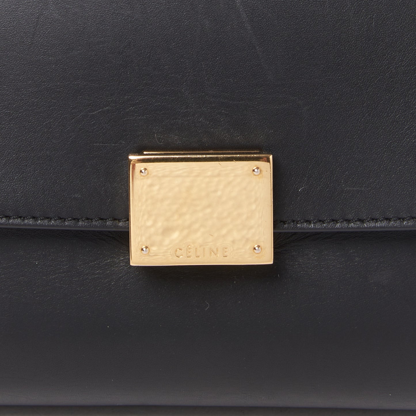 Smooth Calfskin Canvas Medium Trapeze Black