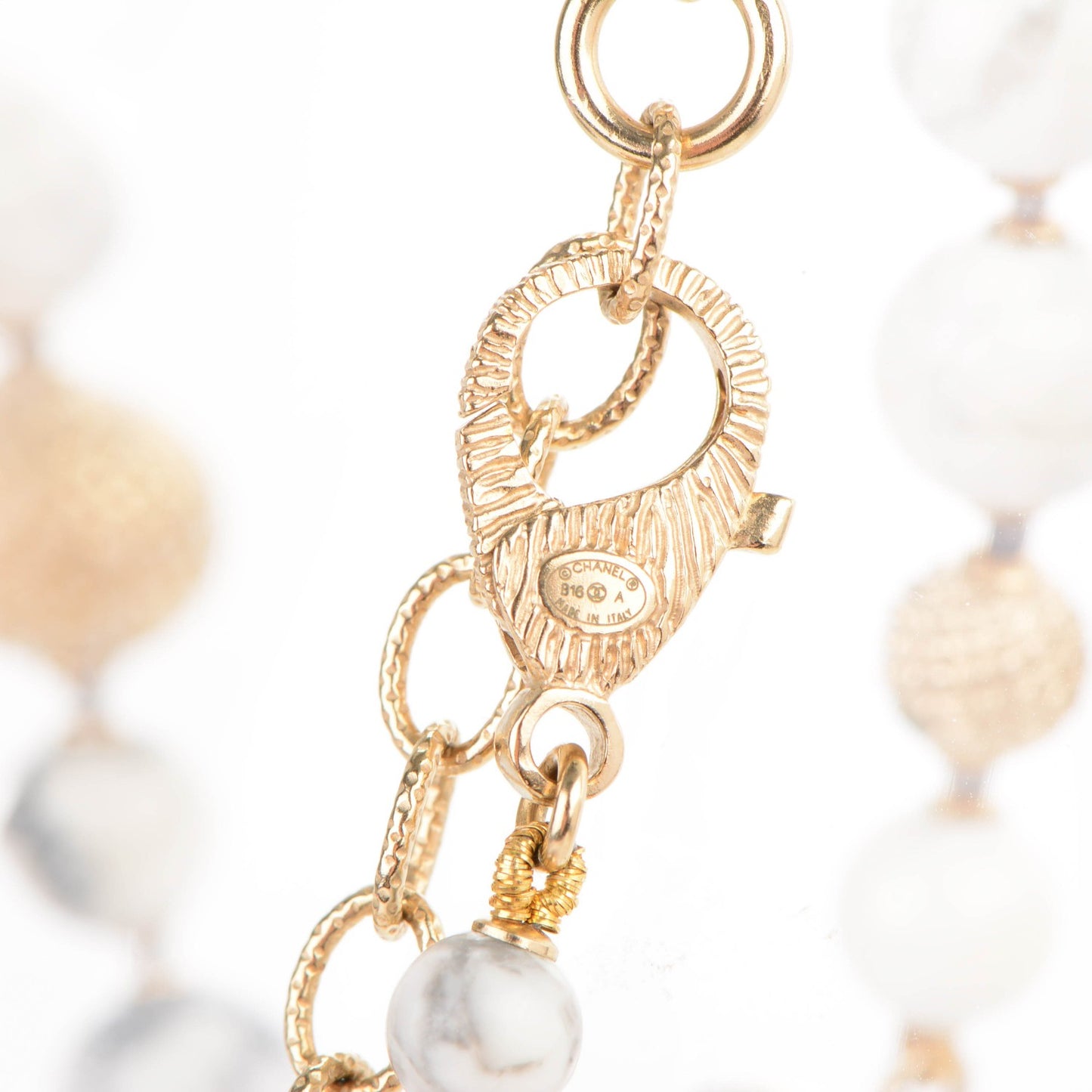 Marble Beaded CC Short Necklace Gold White