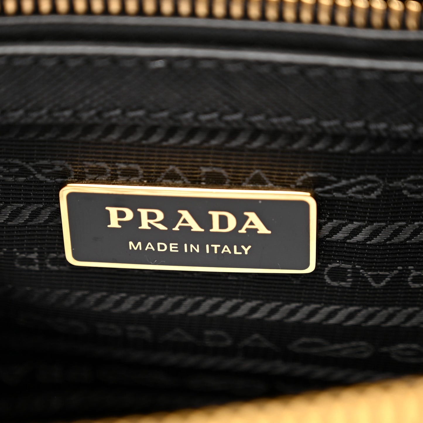 Saffiano Lux Medium Tote Black
