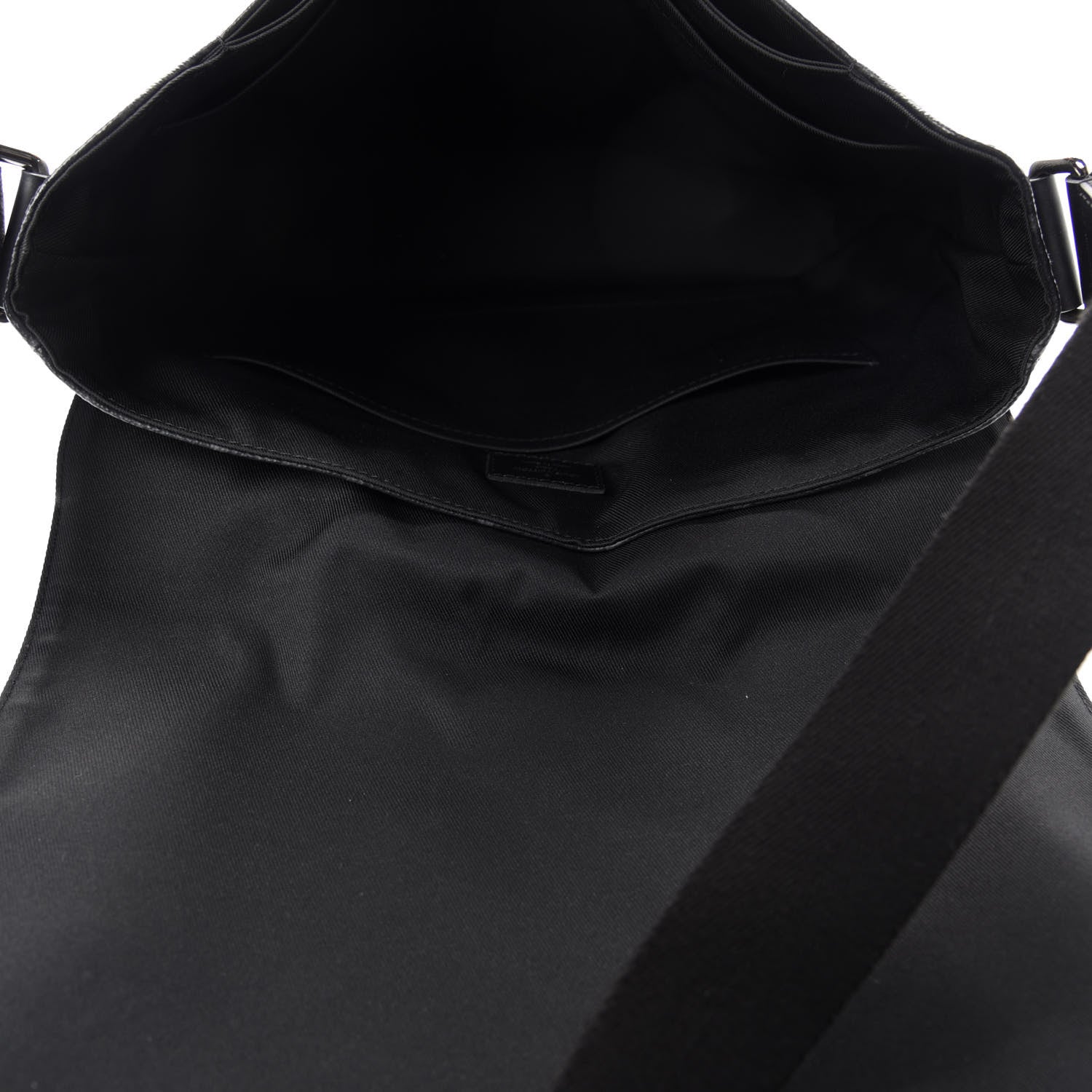 Louis Vuitton Monogram Eclipse District MM 4 of 8