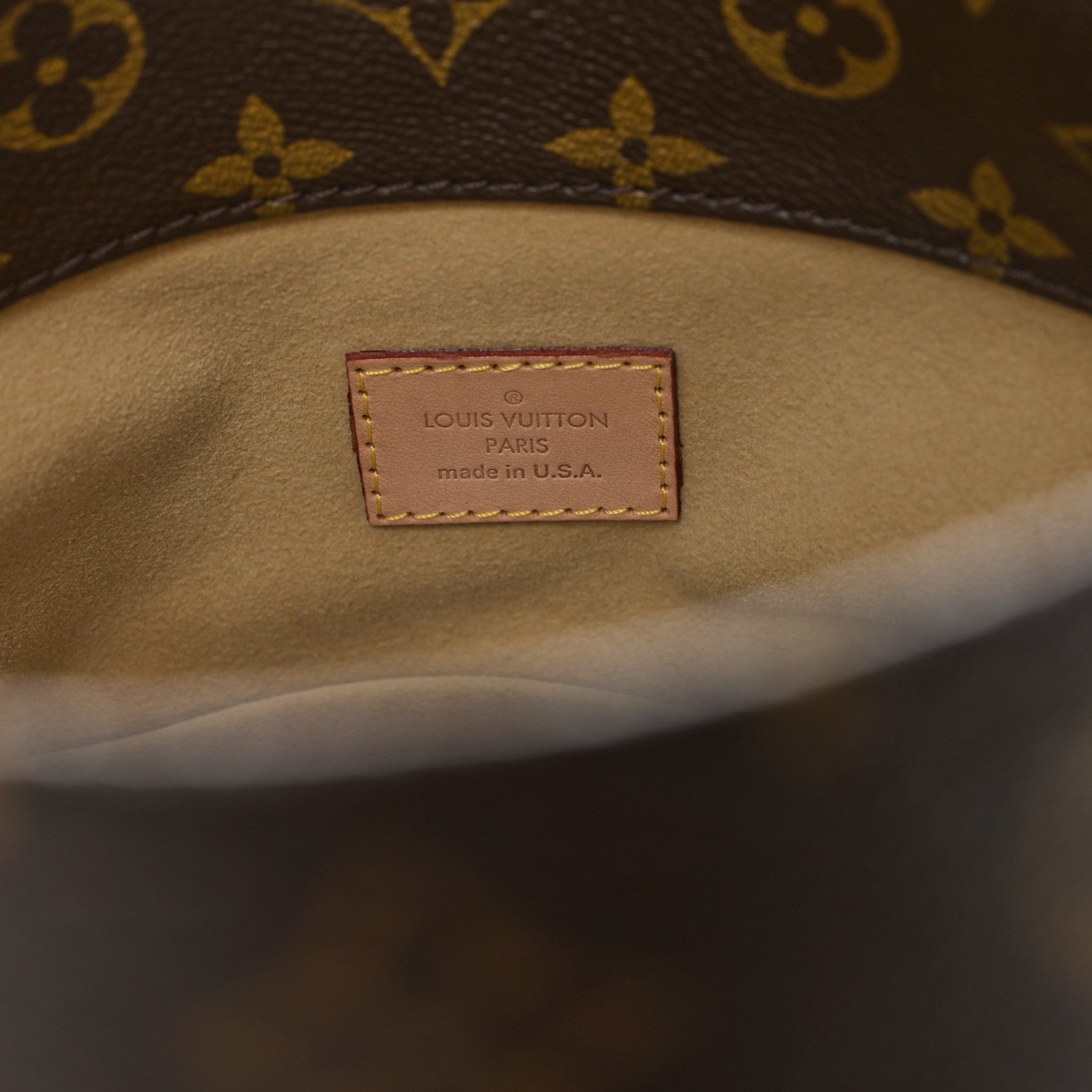 Louis Vuitton Monogram Artsy MM 6 of 10