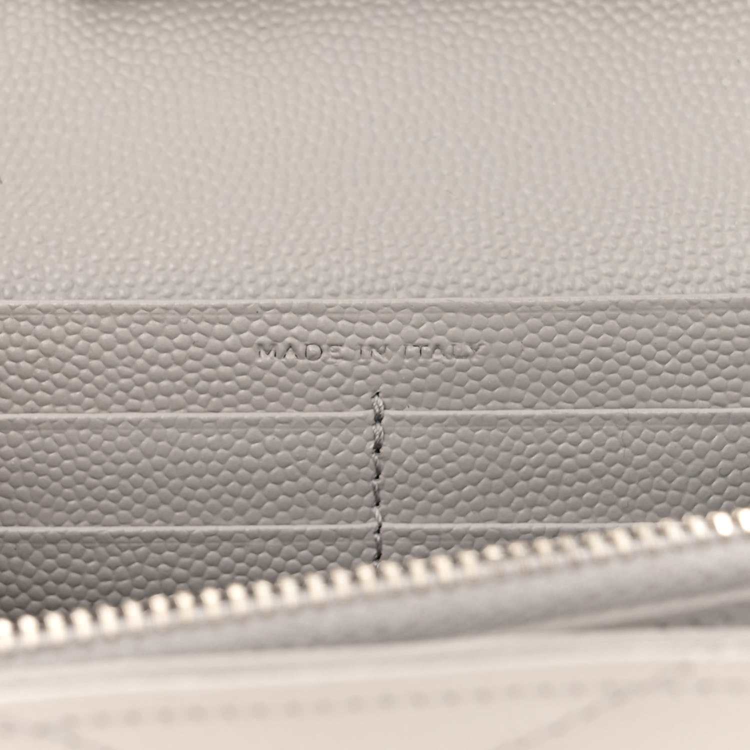 Saint Laurent Grain De Poudre Matelasse Chevron Monogram Chain Wallet Light Grey 7 of 12