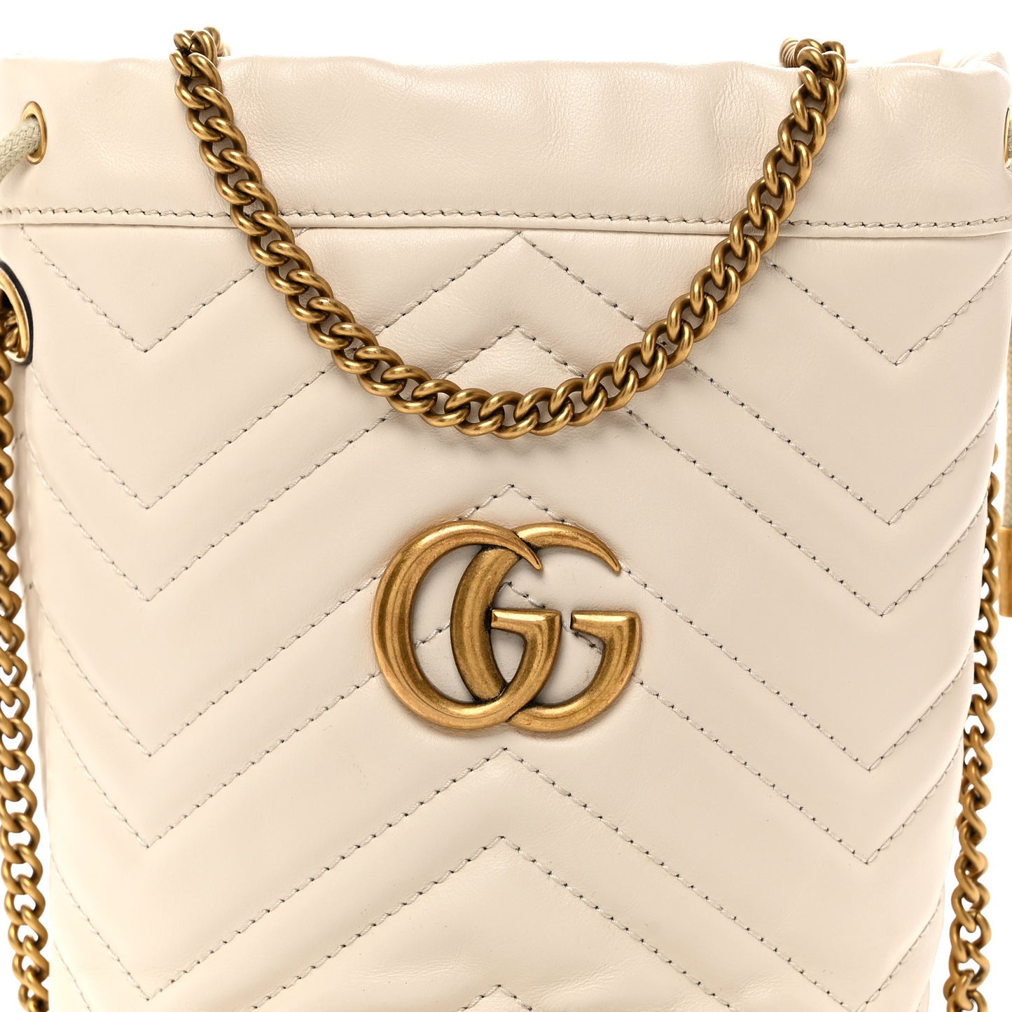 Calfskin Matelasse Mini GG Marmont 2.0 Bucket Bag White