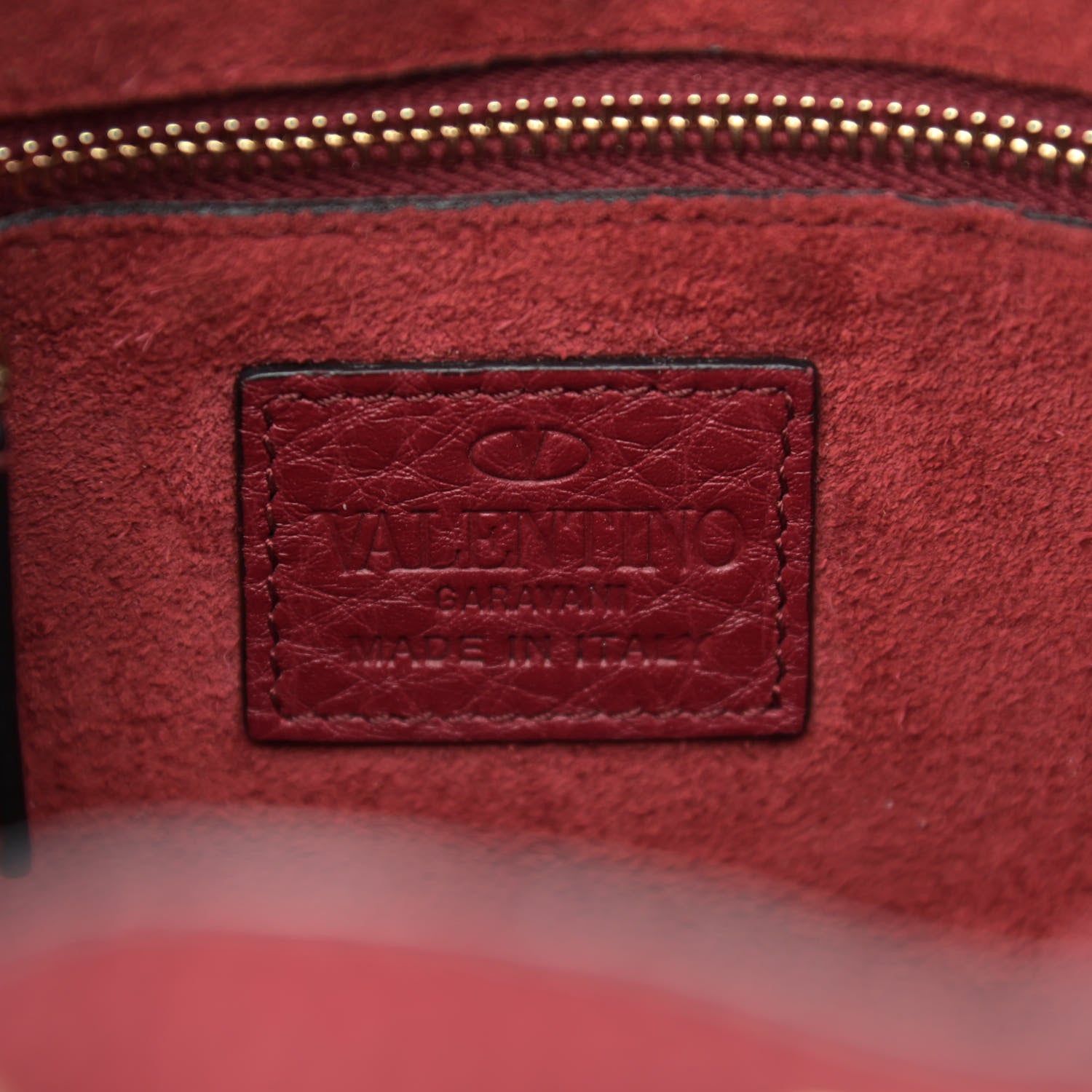 Valentino Garavani Grained Calfskin Rockstud Bucket Bag Rubino 6 of 10