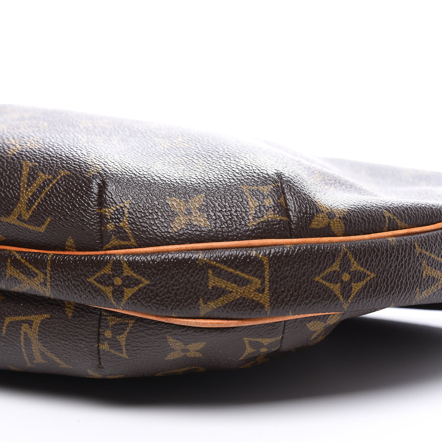 Monogram Croissant MM
