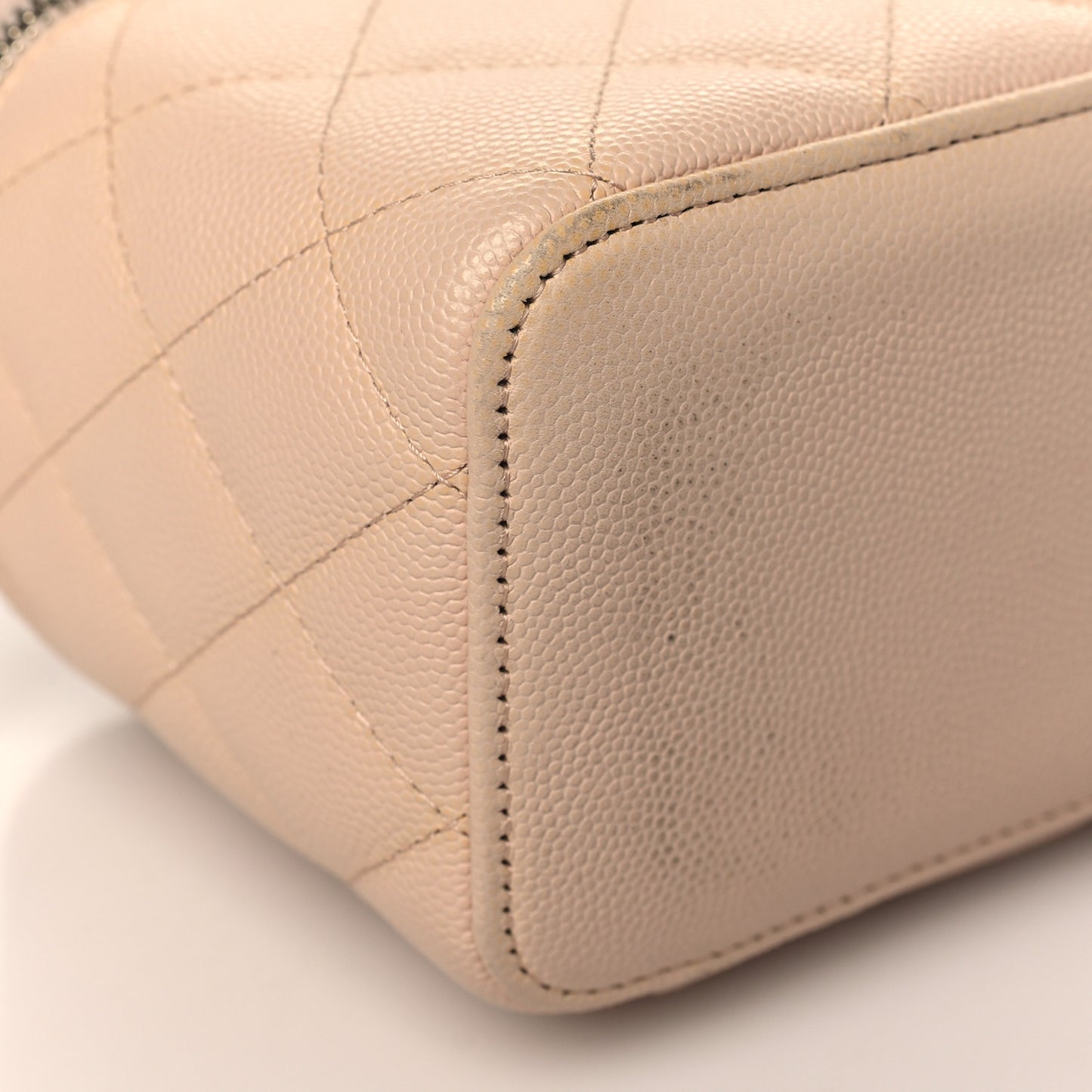 Caviar Quilted Small Vanity Case With Chain Light Beige