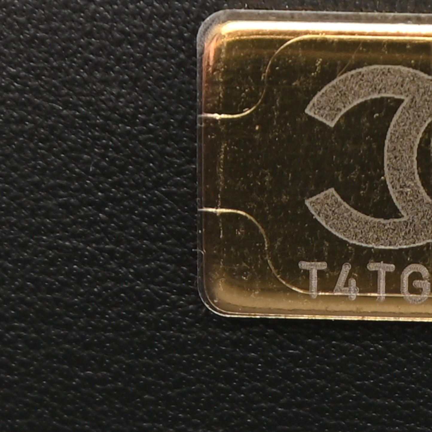 Caviar Quilted Small Pick Me Up Vanity Case Black