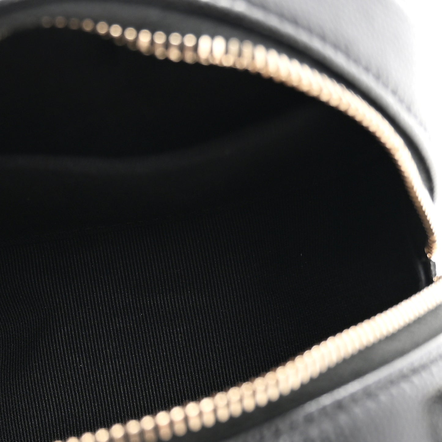 Caviar Quilted Crystal CC Round Clutch With Chain Black