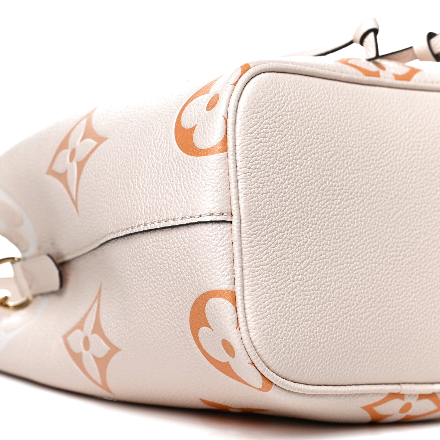 Louis Vuitton Empreinte Monogram Giant By The Pool Neonoe BB Cream Saffron 7 of 10
