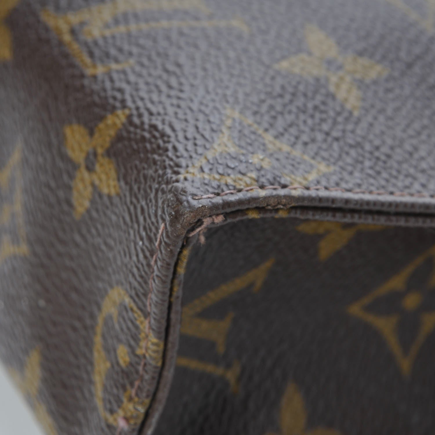 Louis Vuitton Monogram French Company Poche Toilette 26 10 of 24