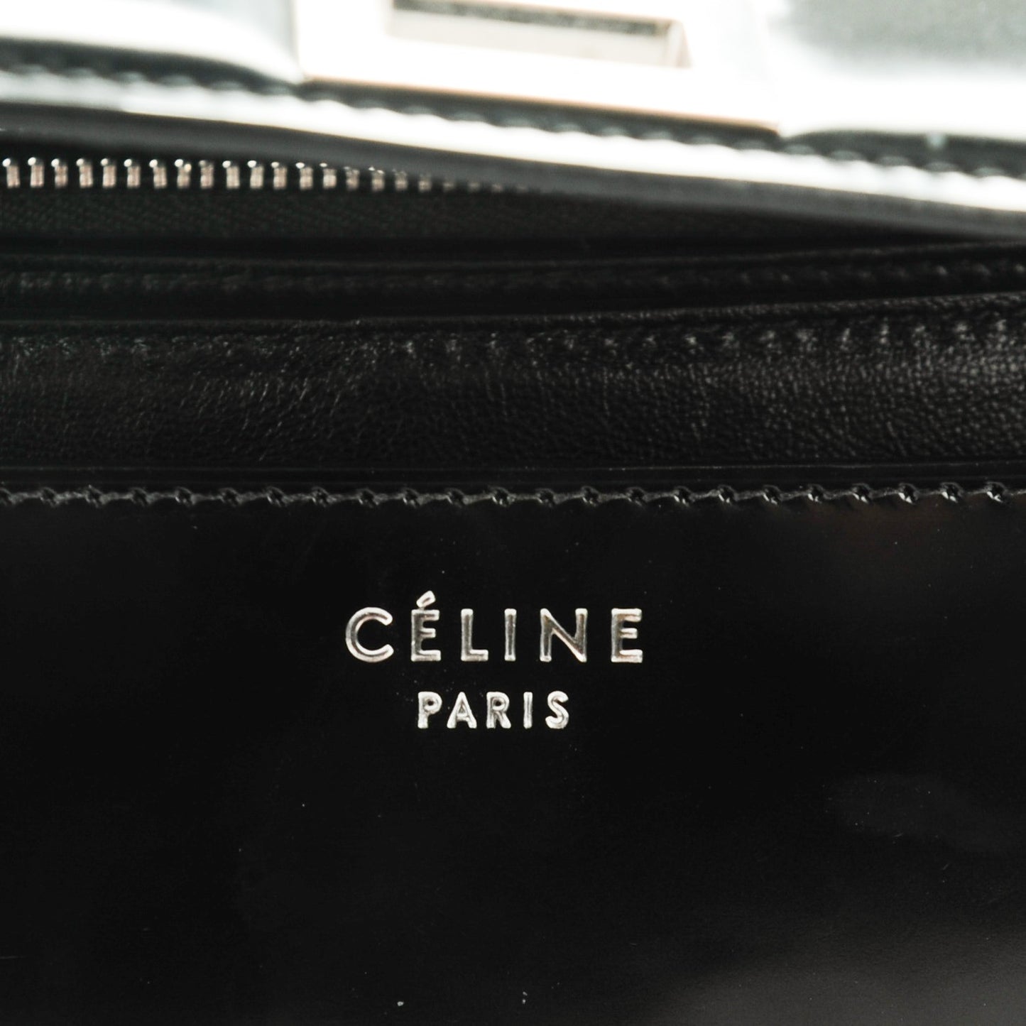 Spazzolato Calfskin Classic Box Medium Flap Black