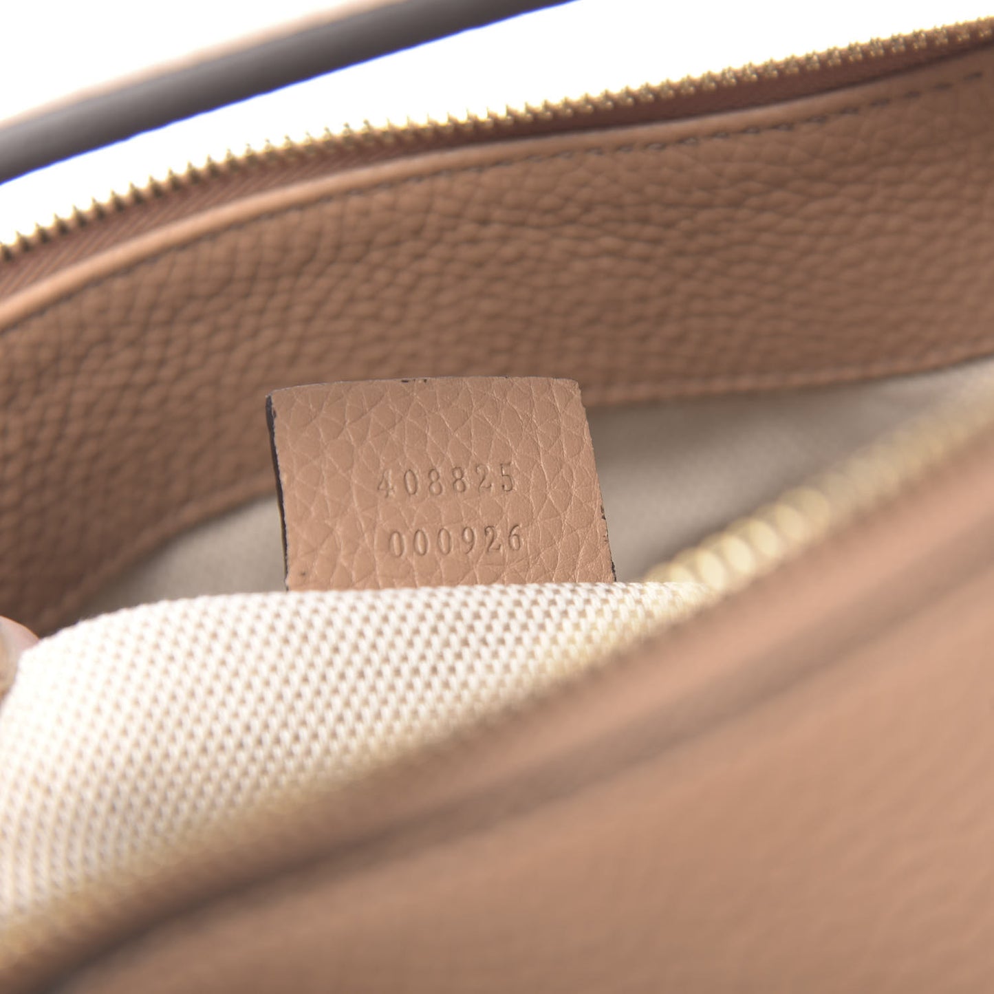 Pebbled Calfskin Large Soho Hobo Camelia
