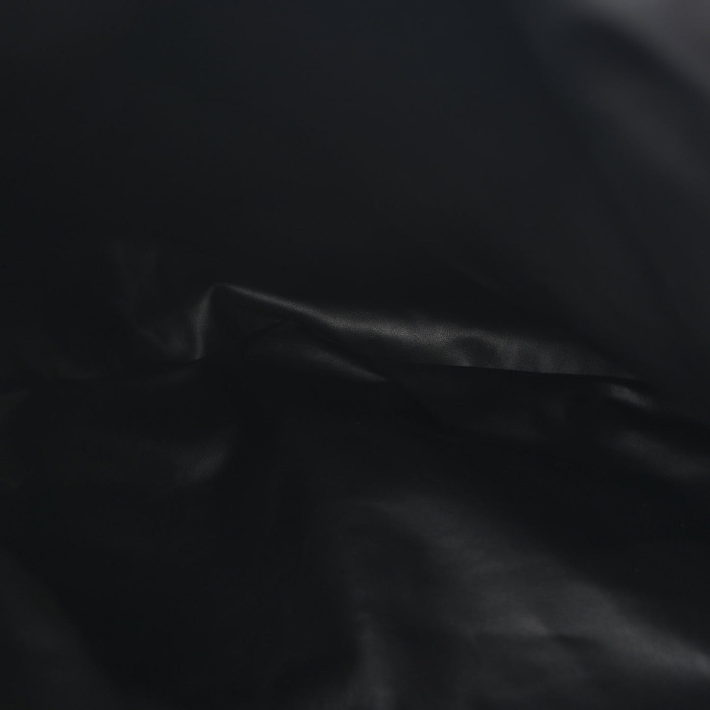 Calfskin Intrecciato Large Hop Black