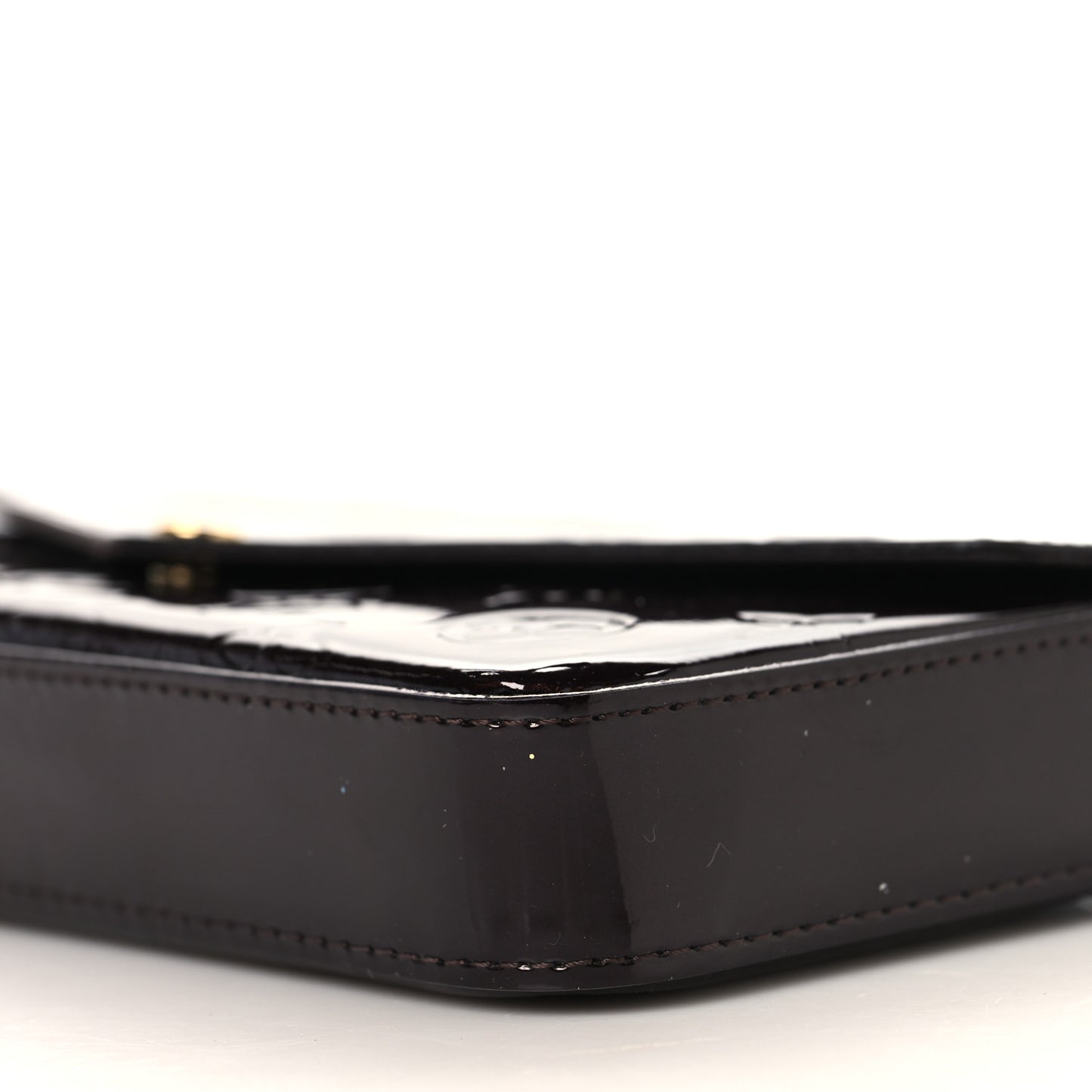 Vernis Pochette Felicie Chain Wallet Amarante