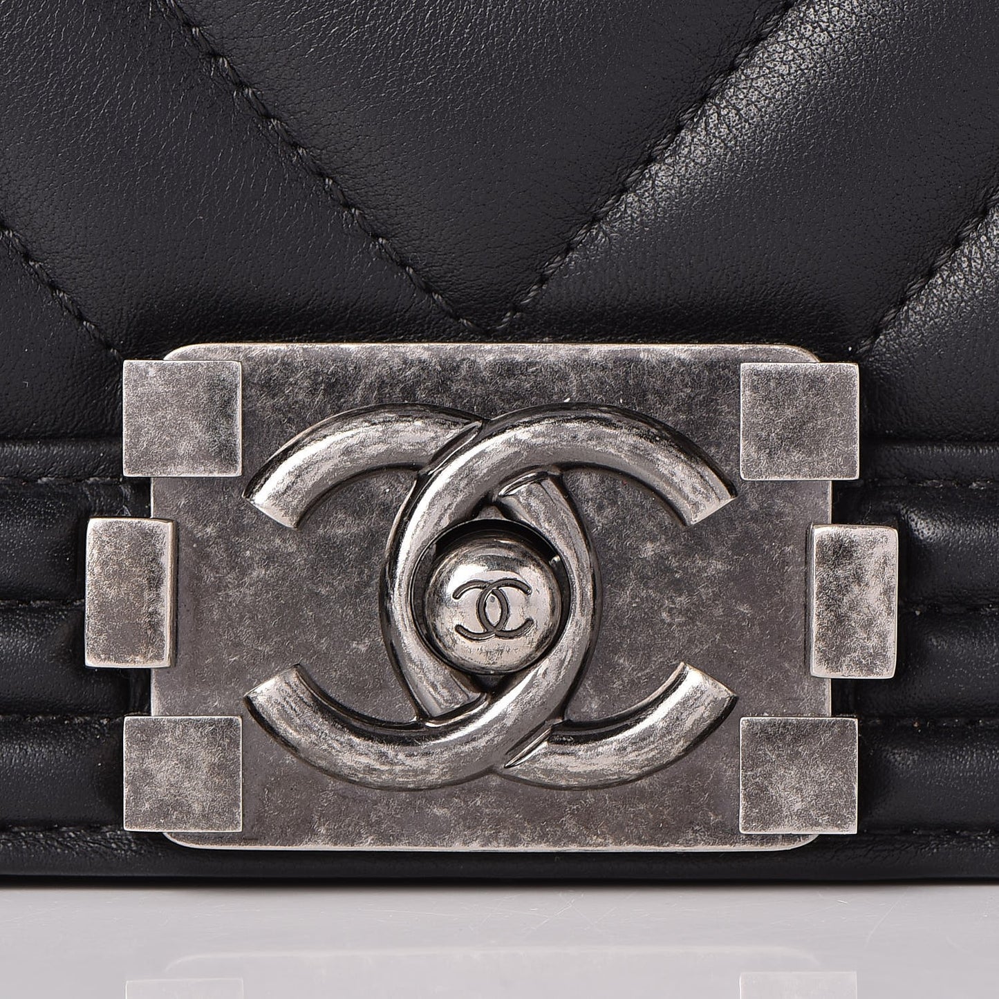 Calfskin Chevron Quilted Large Boy Flap Black