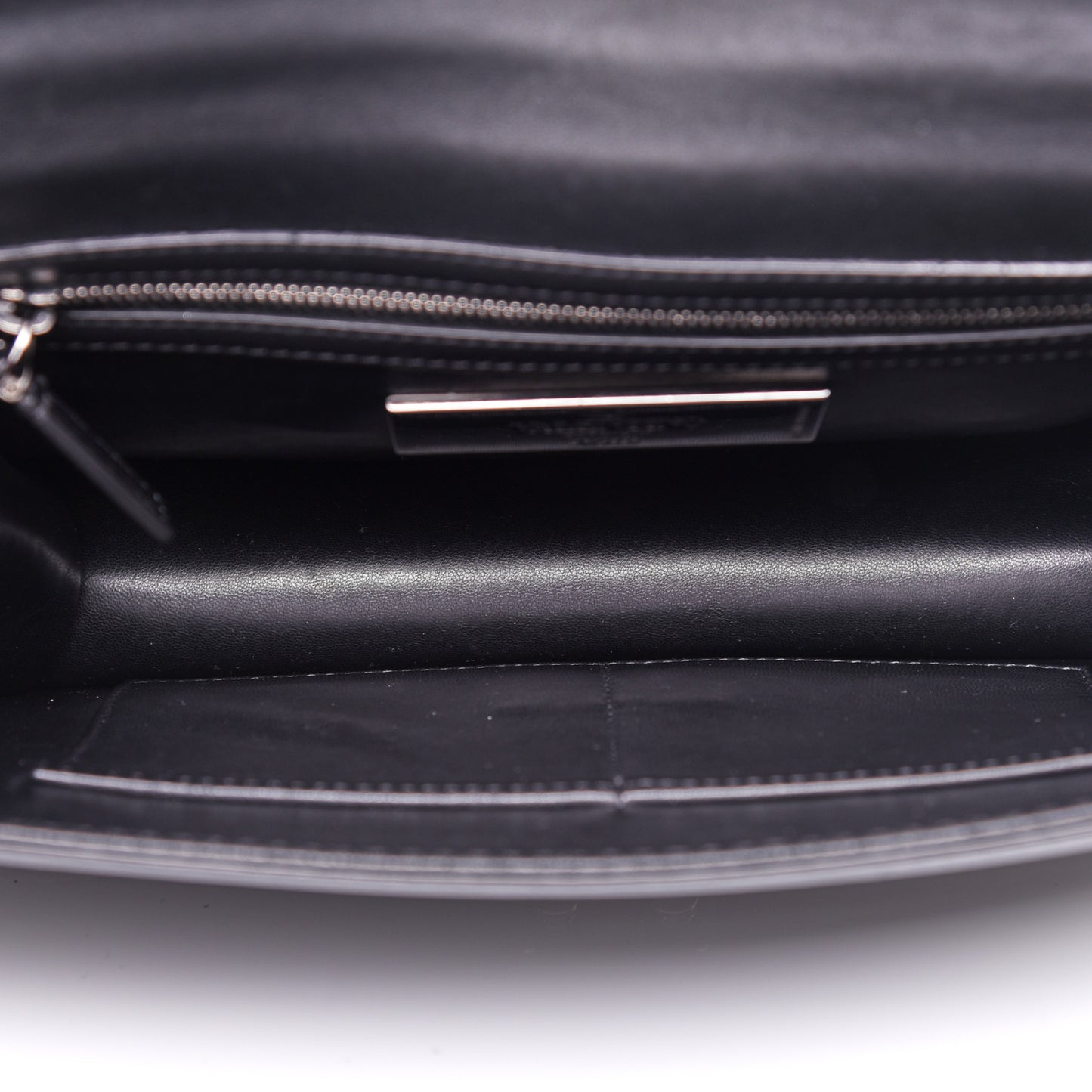 Vitello Medium Glam Lock Rockstud Flap Black