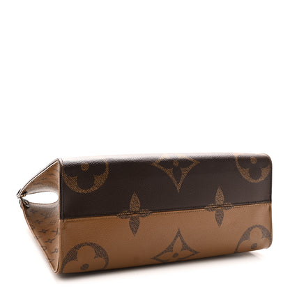 Louis Vuitton Reverse Monogram Giant Onthego MM 4 of 9