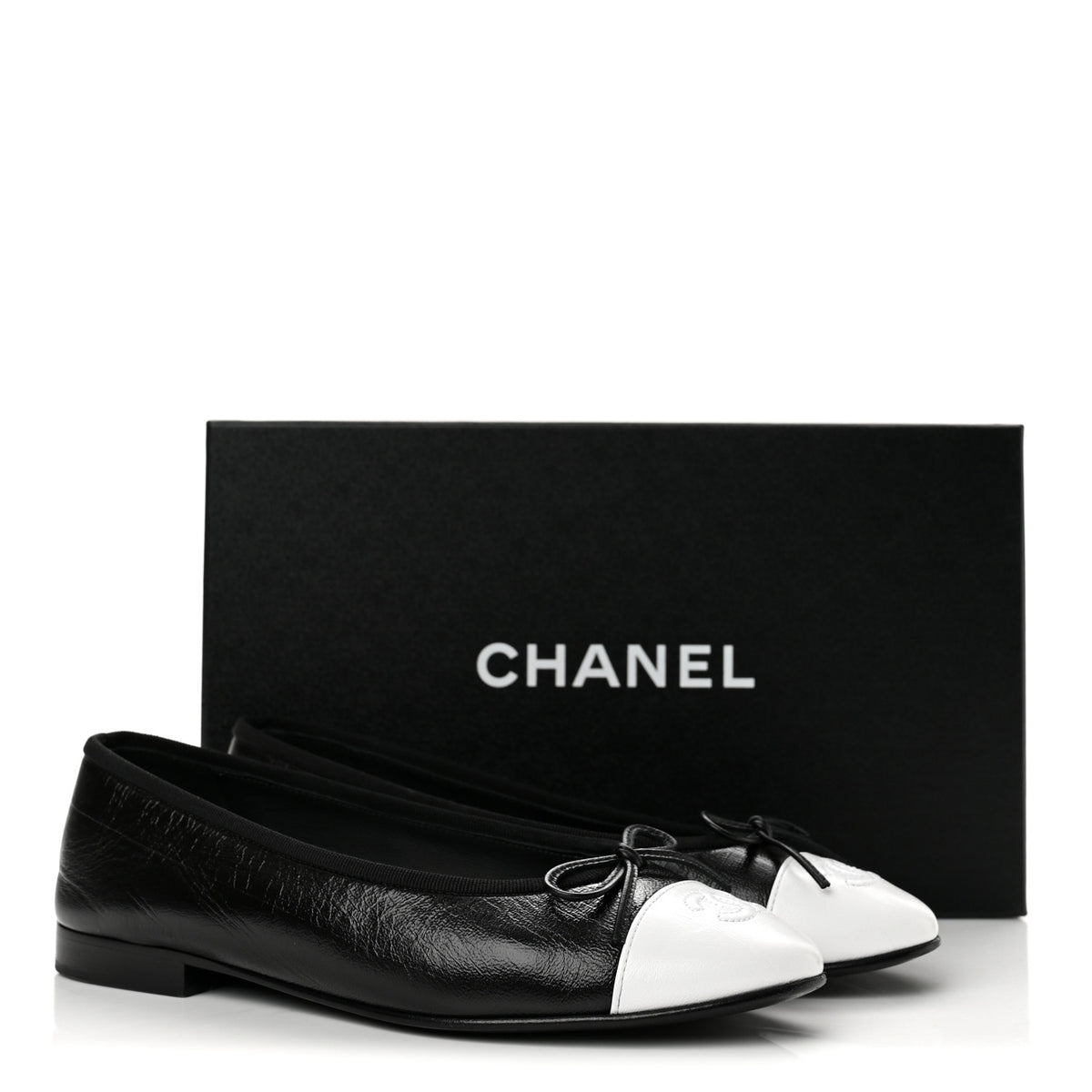 Chanel Crumpled Shiny Lambskin CC Cap Toe Ballerina Flats 37.5 Black White 10 of 10