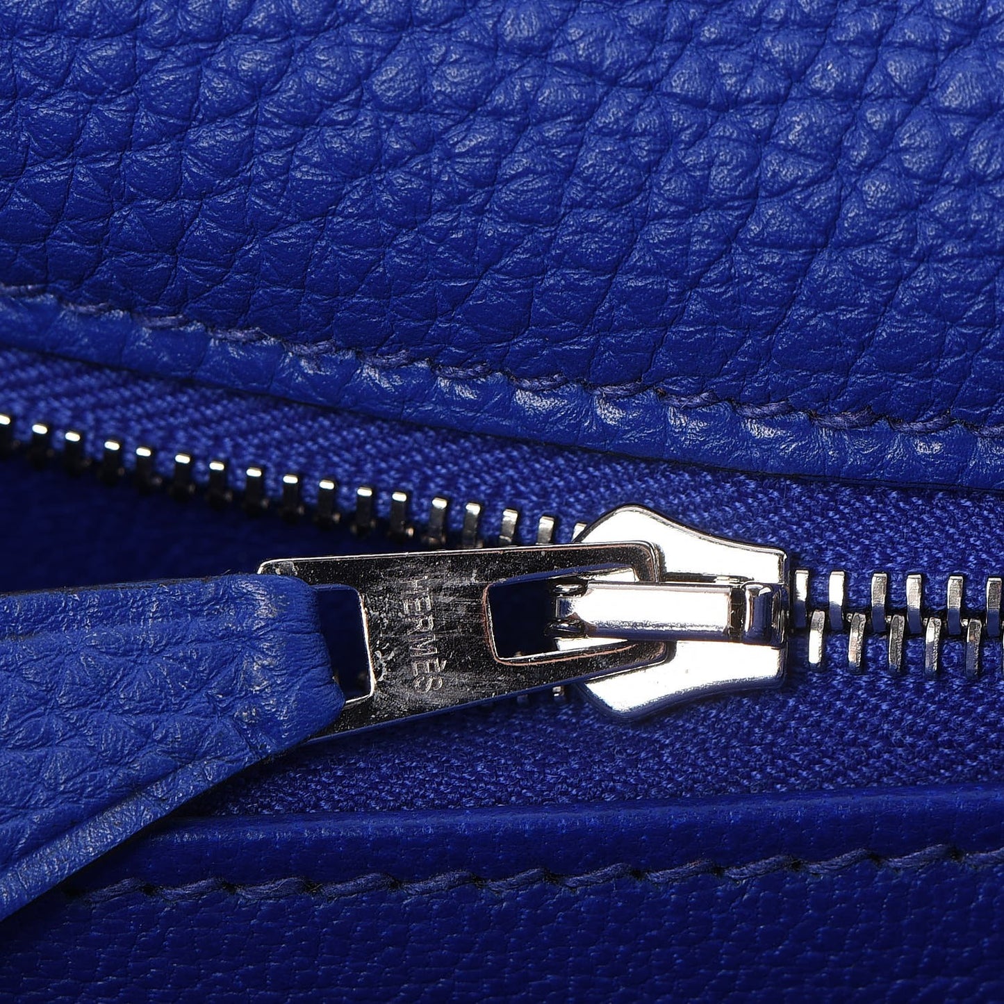 Taurillon Clemence Shoulder Kelly 40 Bleu Electrique