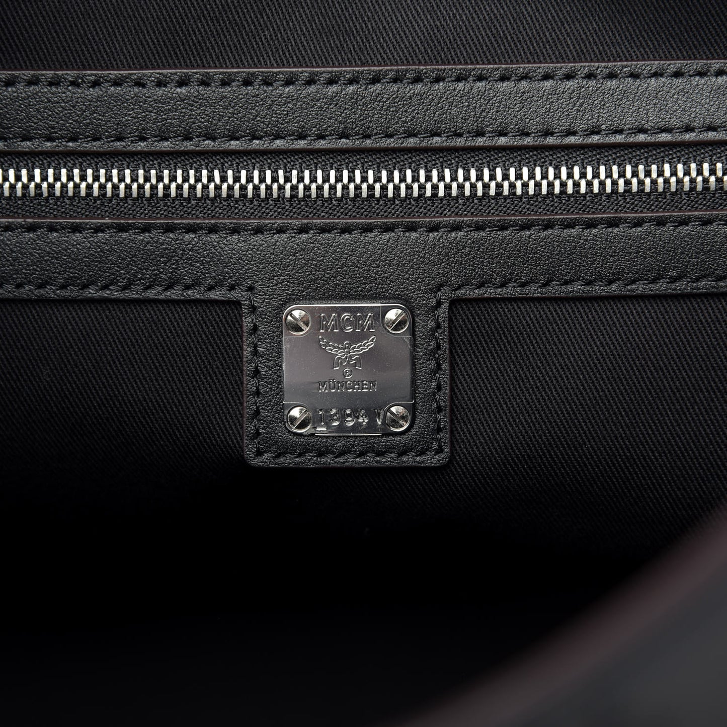 Calfskin Ottomar Medium Klara Hobo Black