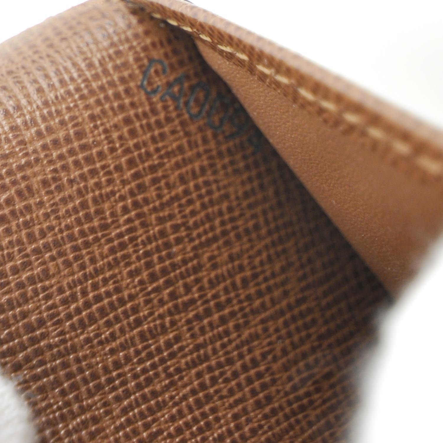 Louis Vuitton Monogram Small Ring Agenda 7 of 7