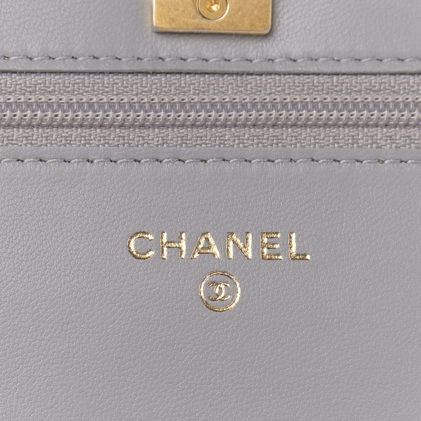 Lambskin Quilted CC Pearl Crush Wallet on Chain WOC Grey