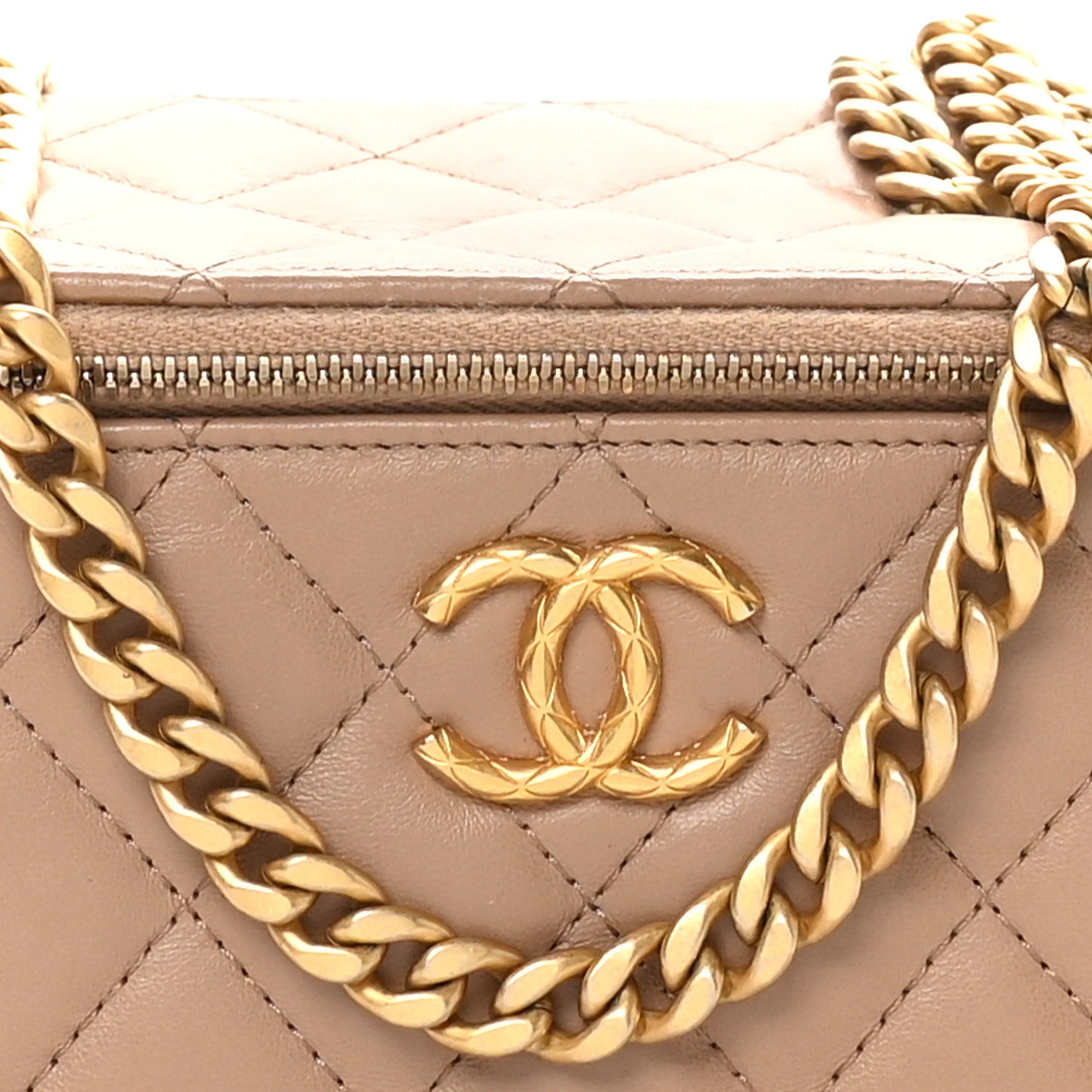 Lambskin Quilted Small Pillow Crush Vanity Case With Chain Beige