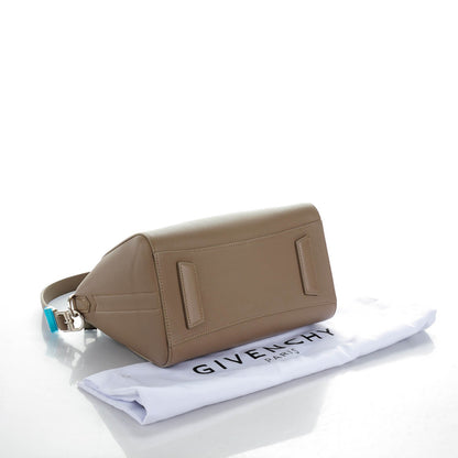 Givenchy Sugar Goatskin Small Antigona Sand 4 of 7