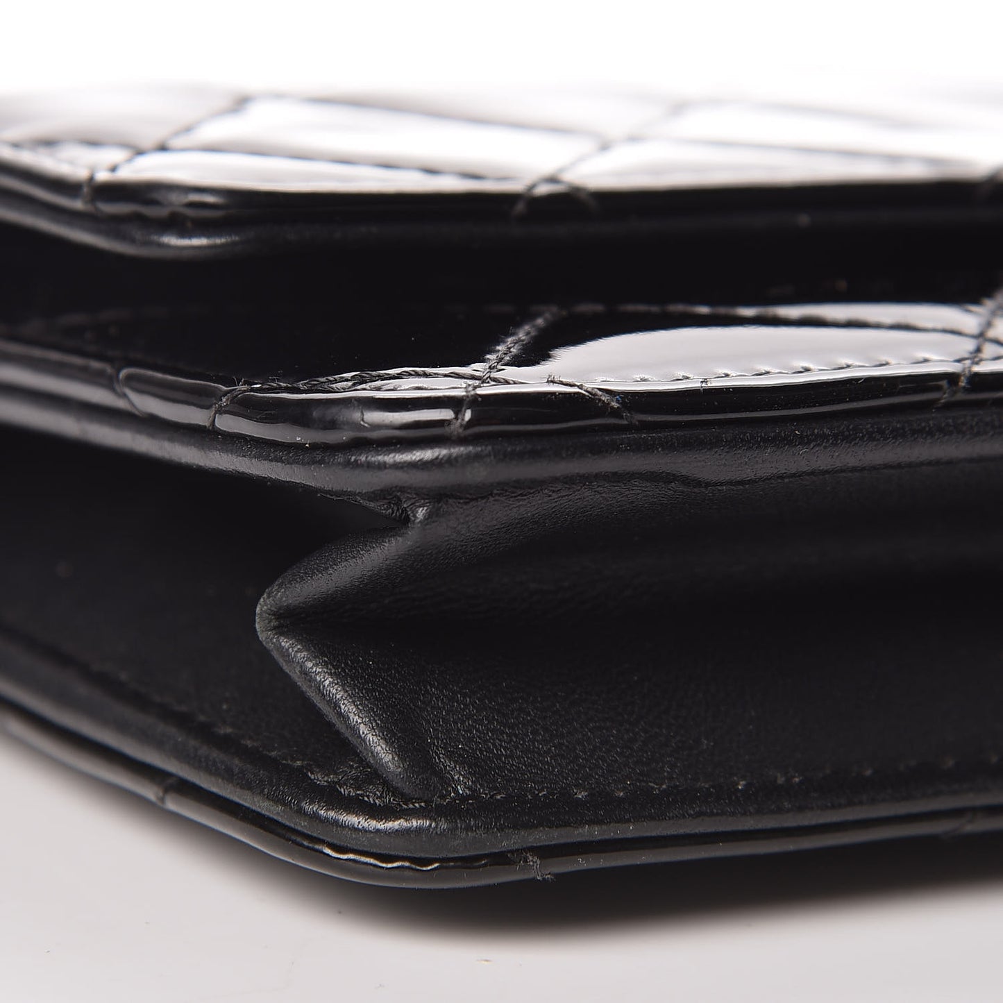 Patent Quilted Wallet On Chain WOC Black