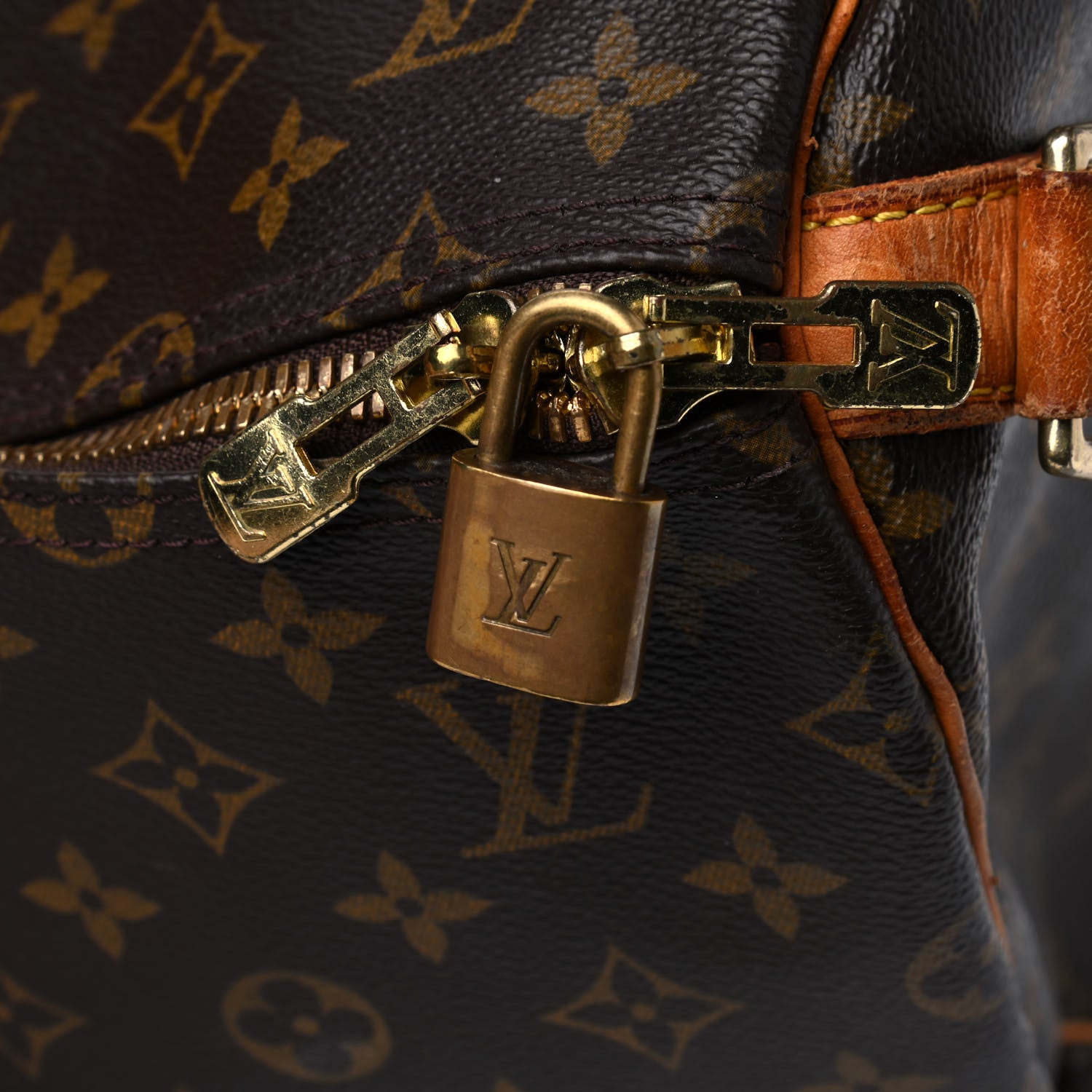 Louis Vuitton Monogram Keepall 55 19 of 23